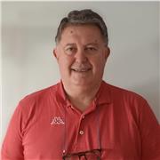 Profesor de apoyo escolar especializado en ciencias como matemáticas y física y química